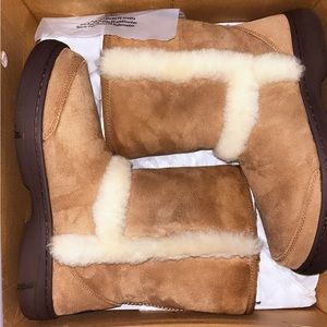 SUNBURST SHORT UGGS SIZE - 10